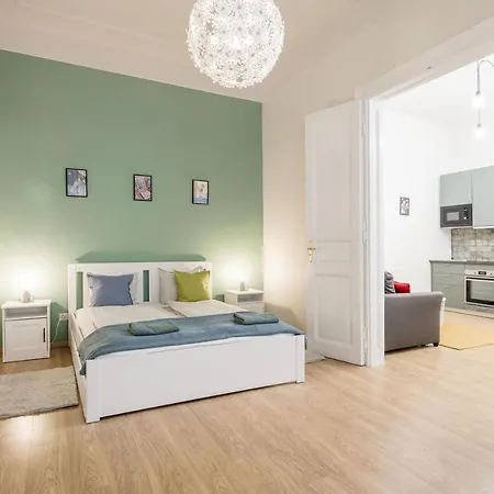 Stylish & 2br