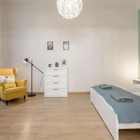 Apartment Stylish & 2br Budapest