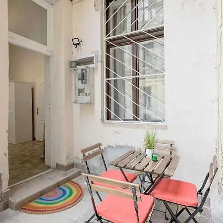 Stylish & 2br *