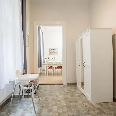 Stylish & 2br * בודפשט